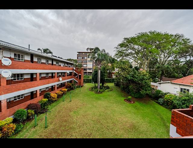 2 BEDROOM APARTMENT FOR SALE IN ESSENWOOD